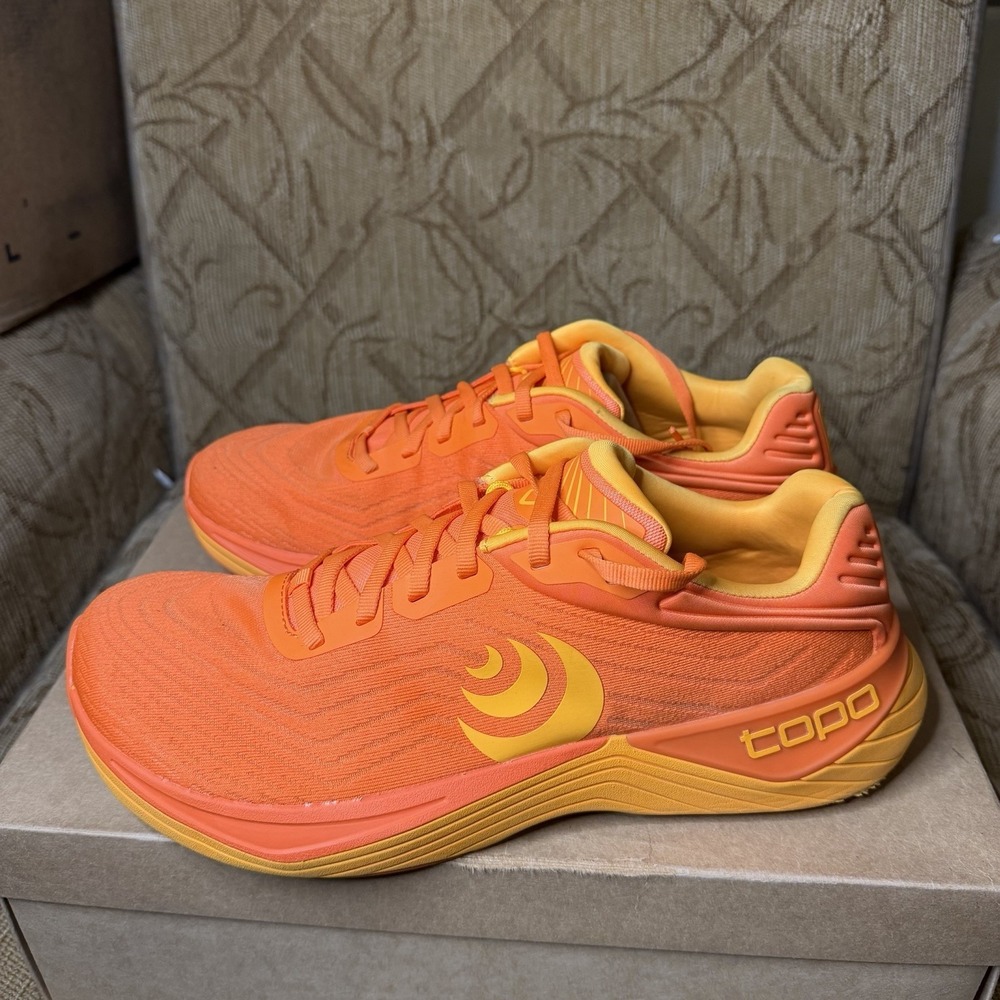 Topo Athletic Men's Ultrafly 5 Road Running (Orange/Mango) 10 US Very Nice!